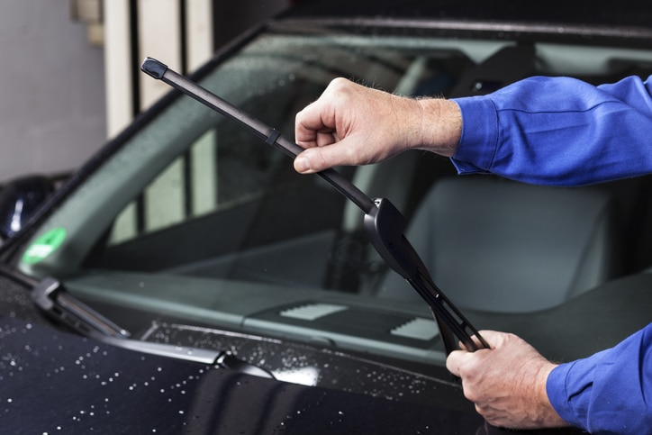 How to Replace Your Windscreen Wipers