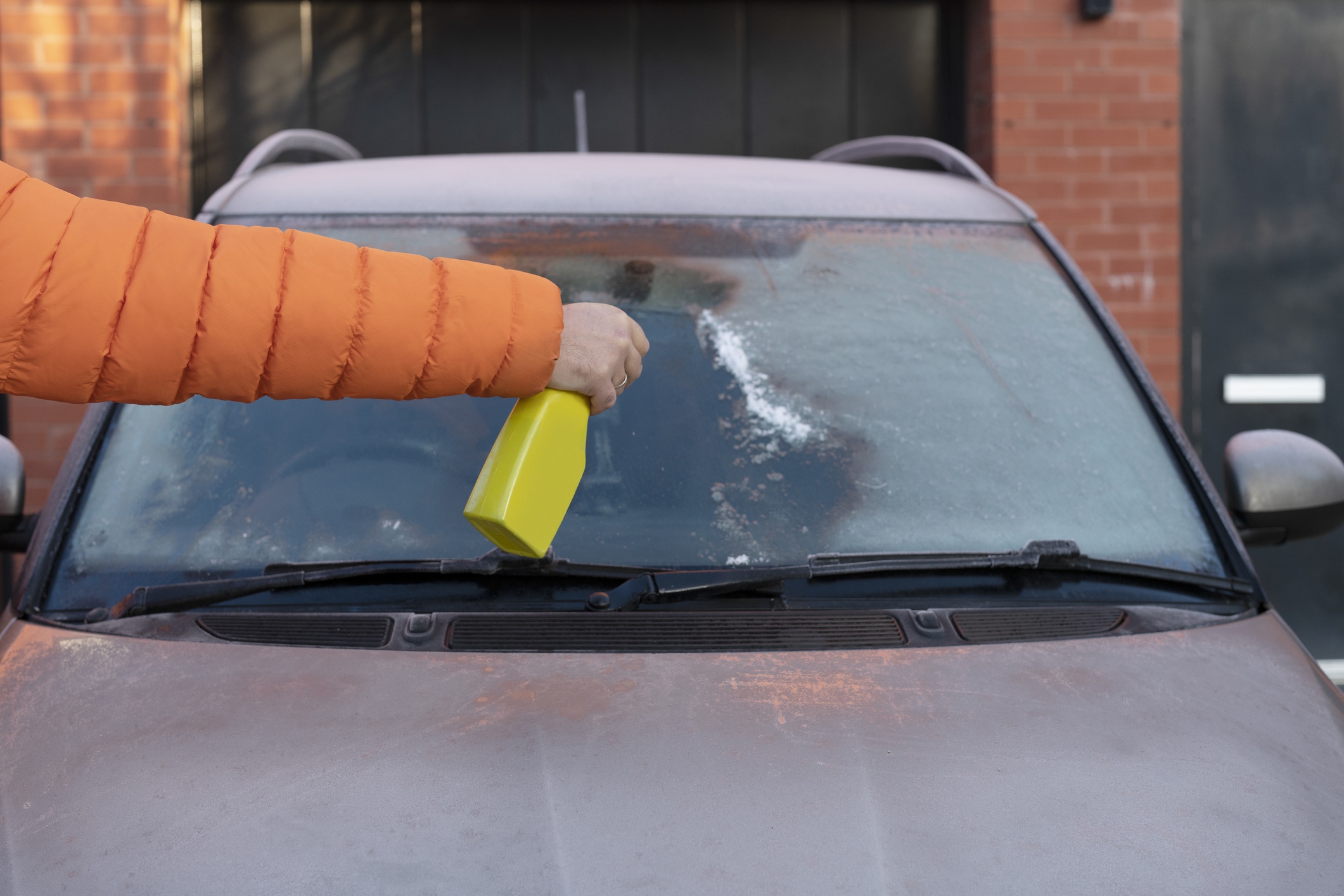 How does de-icer work?